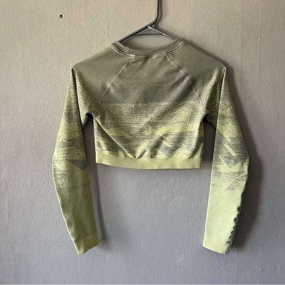 🛍️Gymshark Adapt Ombré Seamless Long Sleeve Size Small - Picture 5 of 7